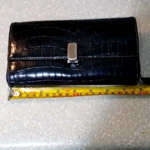 Liz Claiborne zippered wallet